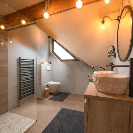 Chalet Forest With High Tatras View *