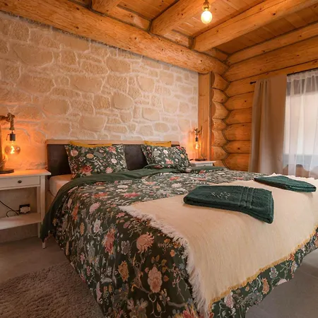 Mountain With Jacuzzi, Sauna For 10 Peoples *
