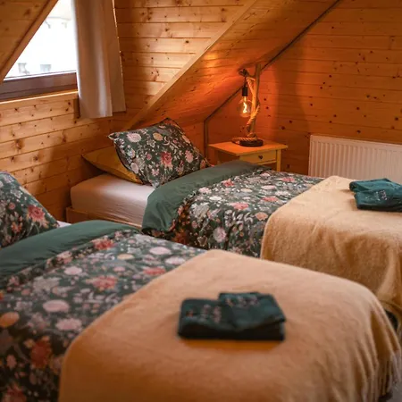 Mountain With Jacuzzi, Sauna For 10 Peoples * Nová Lesná