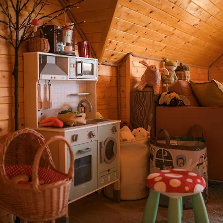 Lesny With Jacuzzi And Sauna, 4 Km From Stary Smokovec Шале Нова-Лесна