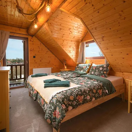 Lesny With Jacuzzi And Sauna, 4 Km From Stary Smokovec Шале